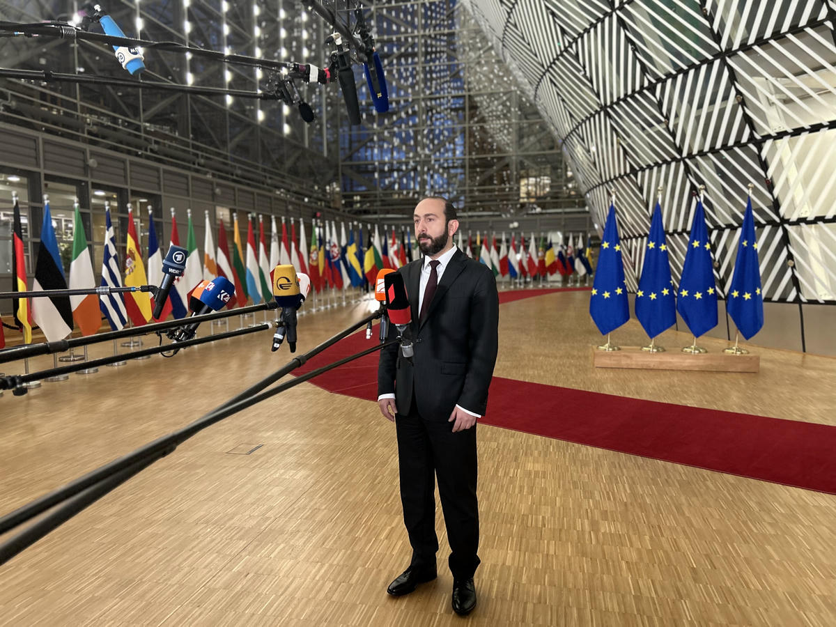 Mirzoyan AB dışişleri bakanları ile buluştu